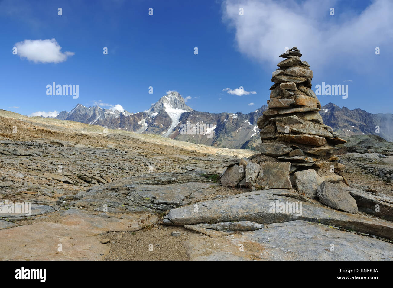 Schweizer Schweiz Bietschhorn Steinen Bergen Pyramide Steinhügel Berge Punkte Gipfeln Zeichen Wallis markiert, Stockfoto