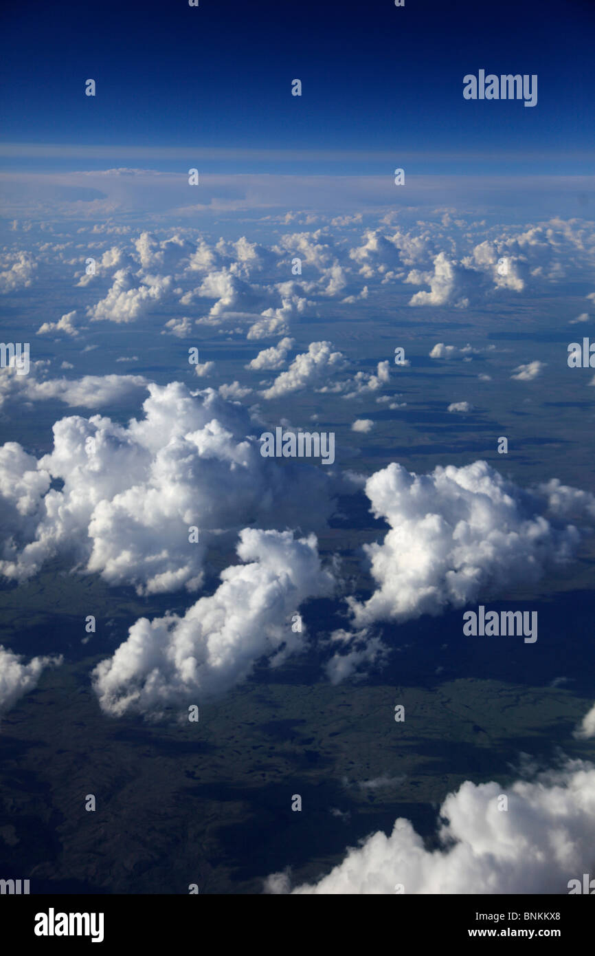 Kanada, Prärien, weiße Wolken und Himmel, Luftbild, Stockfoto