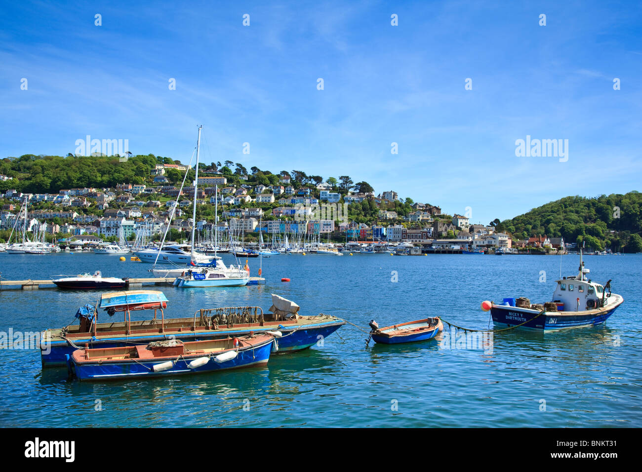 Blick über Dartmouth Harbour Kingswear, Devon im Sommer Stockfoto
