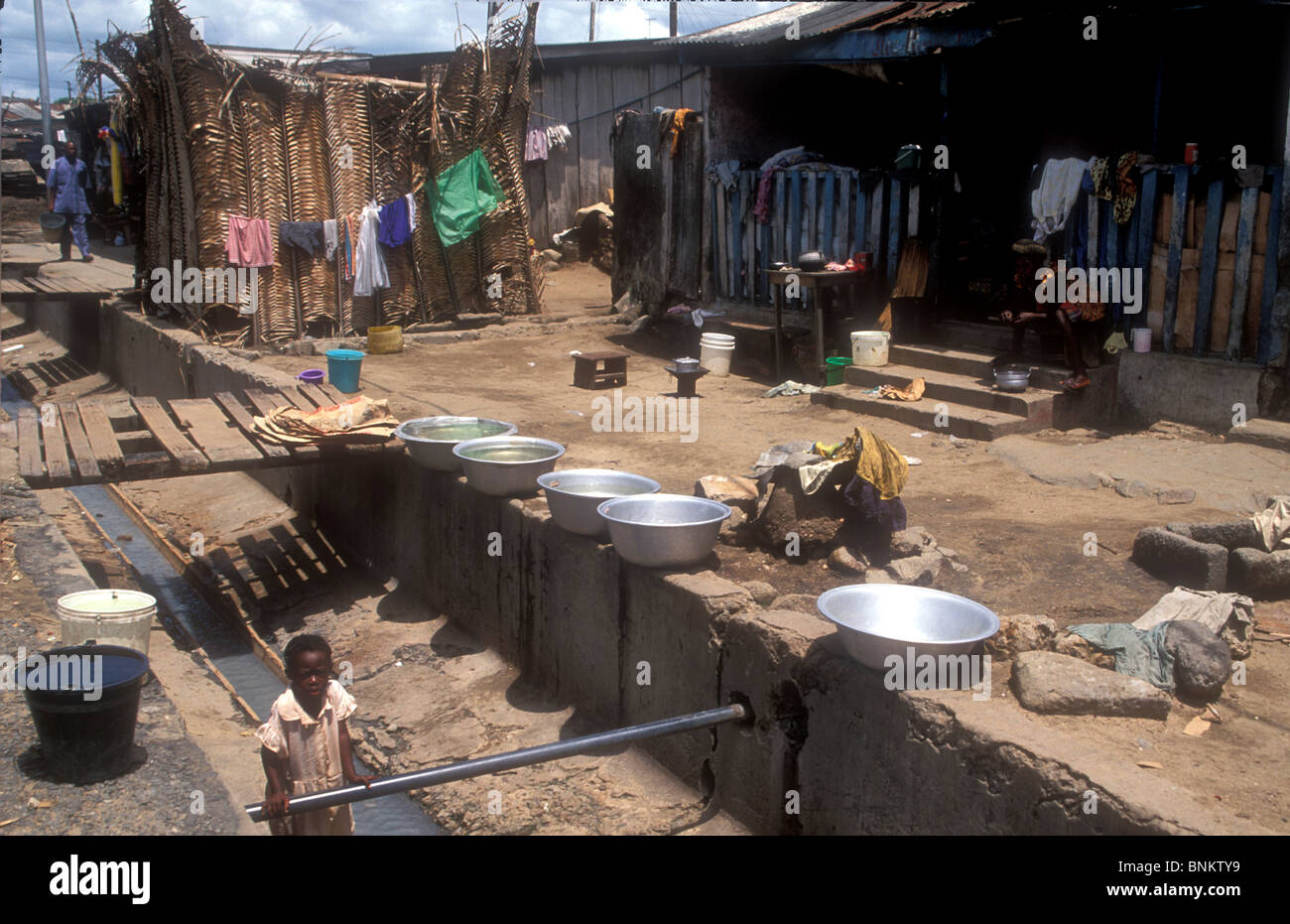 Schlechte Lebensbedingungen, Dorf an der Cape Coast in Ghana, Westafrika Stockfoto