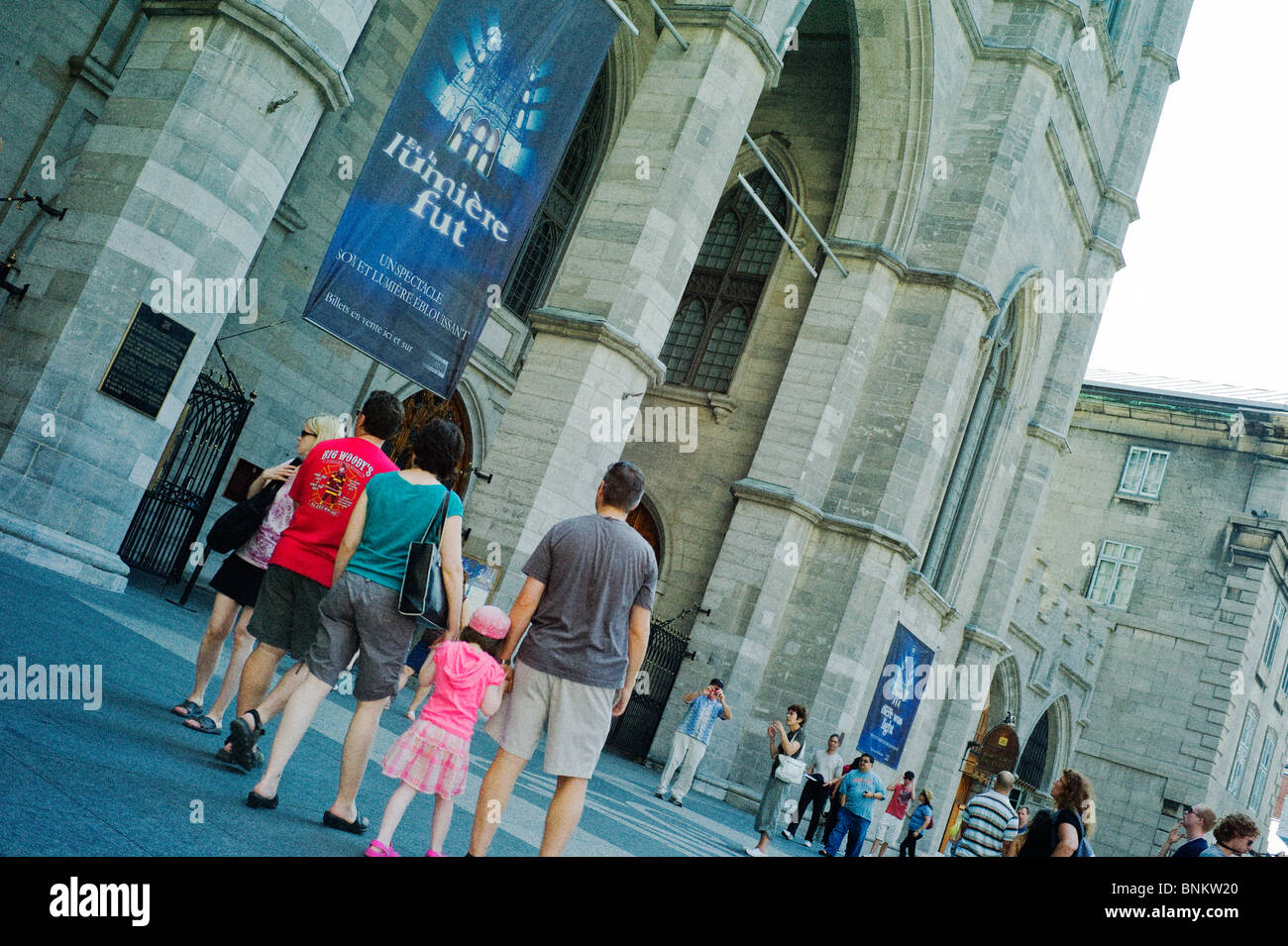 Touristen in Notre-Dame-Basilika in Montréal, Québec Stockfoto
