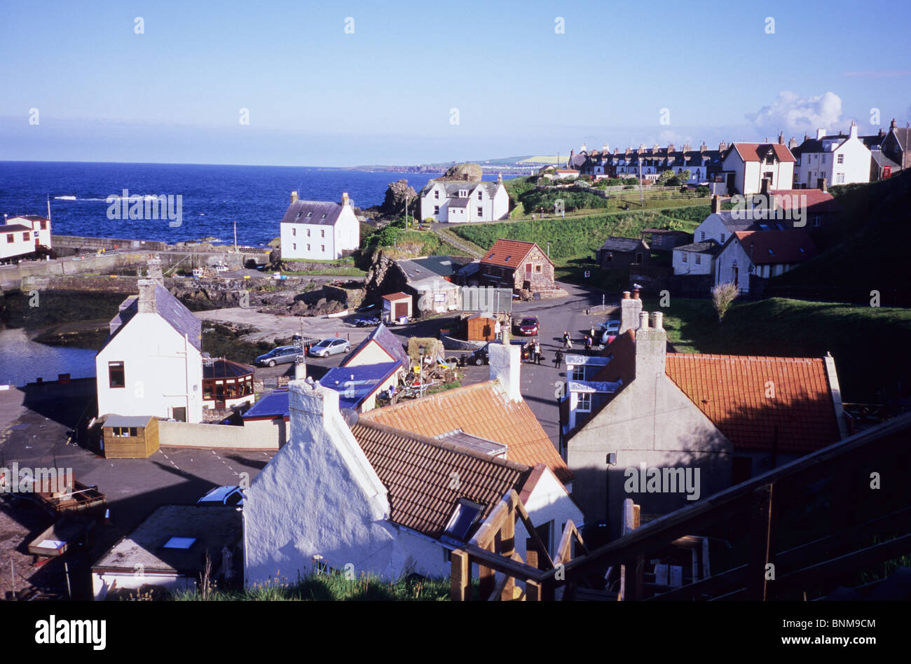 St. Abbs, kleines malerisches Dorf an der schottischen Grenze in der Nähe von Edinburgh, malerischen kleinen Hafen. Schottland. Stockfoto