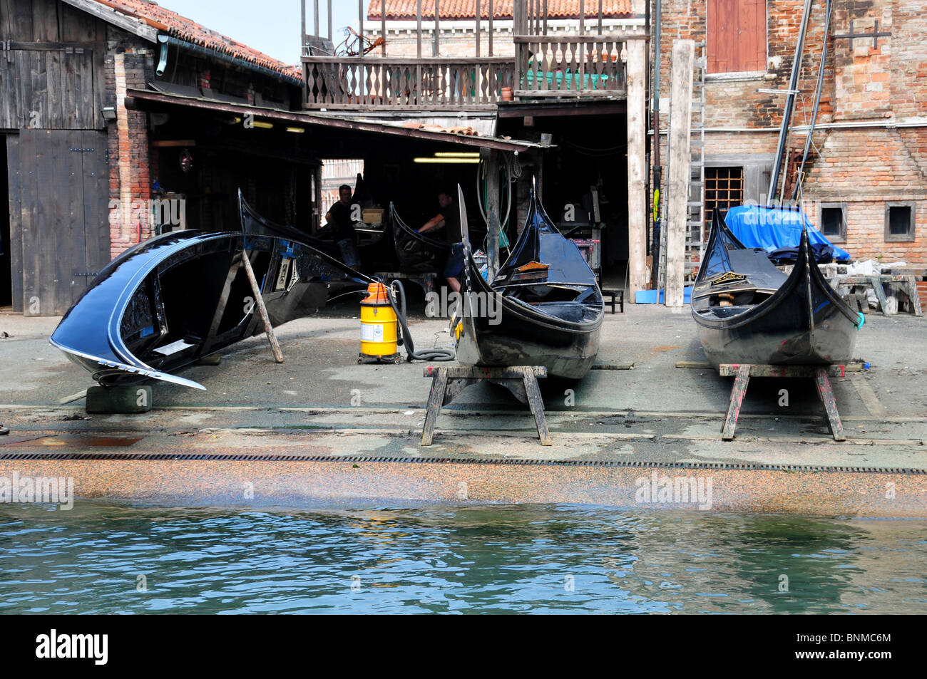 Gondel-Workshops, Squero di San Trovaso am Ufer des Rio di San Trovaso, Venedig, Italien Stockfoto