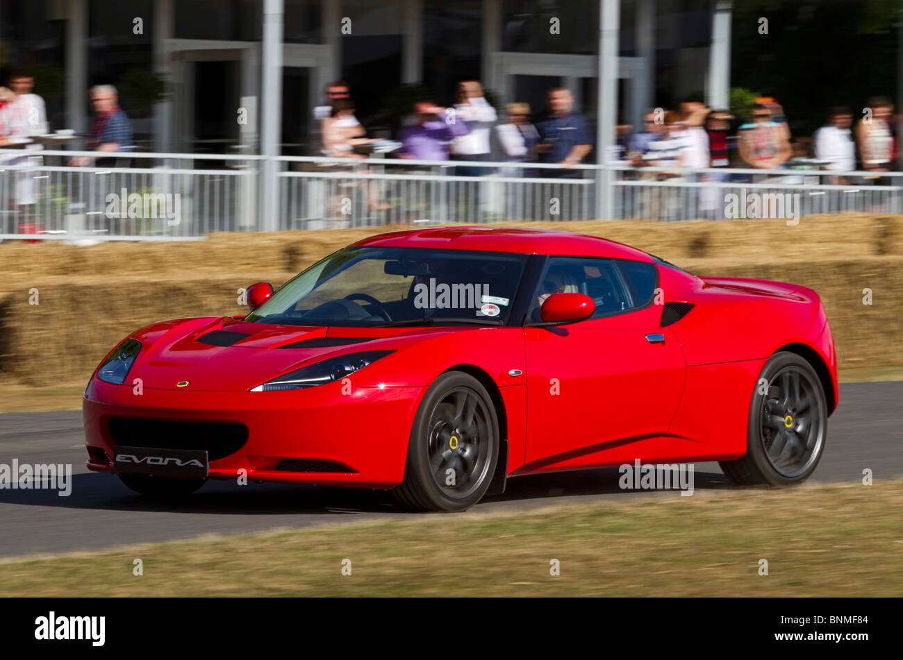 2010 Lotus Evora 2 + 2 Sportwagen auf dem Goodwood Festival of Speed, Sussex, England, UK. Stockfoto