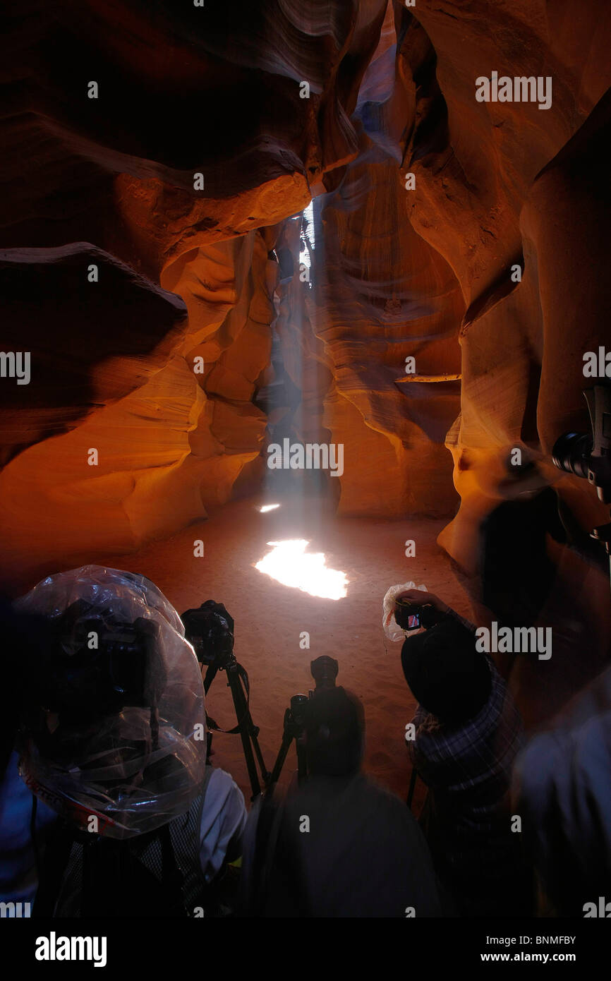 Fotografen Fotografie Lichtstrahlen im Upper Antelope Canyon, Arizona, USA. Stockfoto