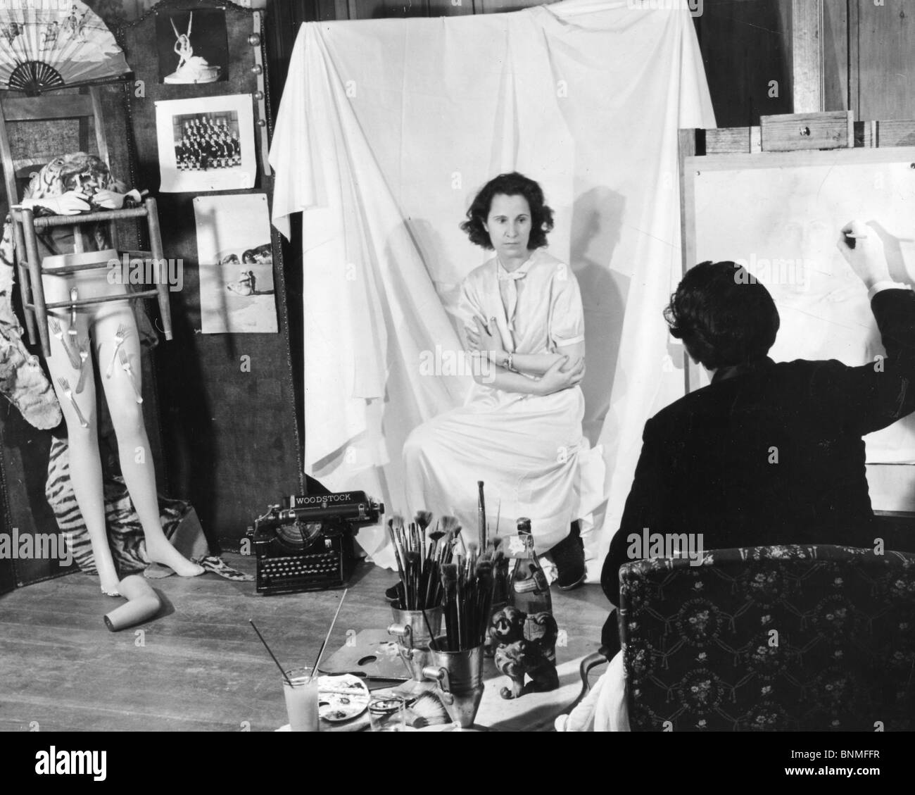 SALVADOR DALI (1984-89) spanische Künstler Zeichnung Frau Gala in uns 1940 - siehe Beschreibung unten Stockfoto