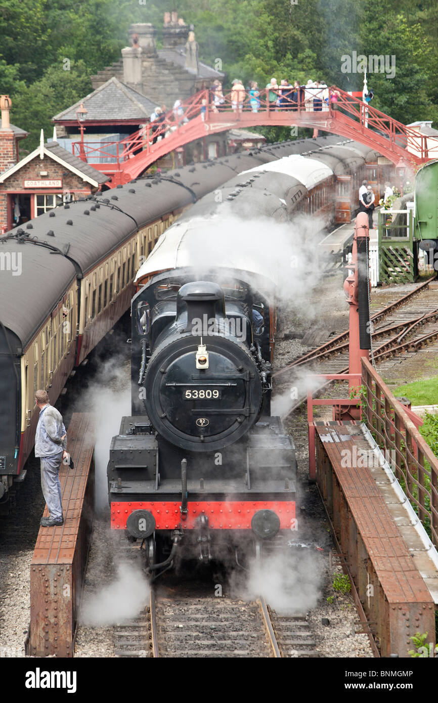 Lokomotive 53809, Klasse 7F, am Bahnhof Goathland, North Yorkshire Moors Railway Stockfoto