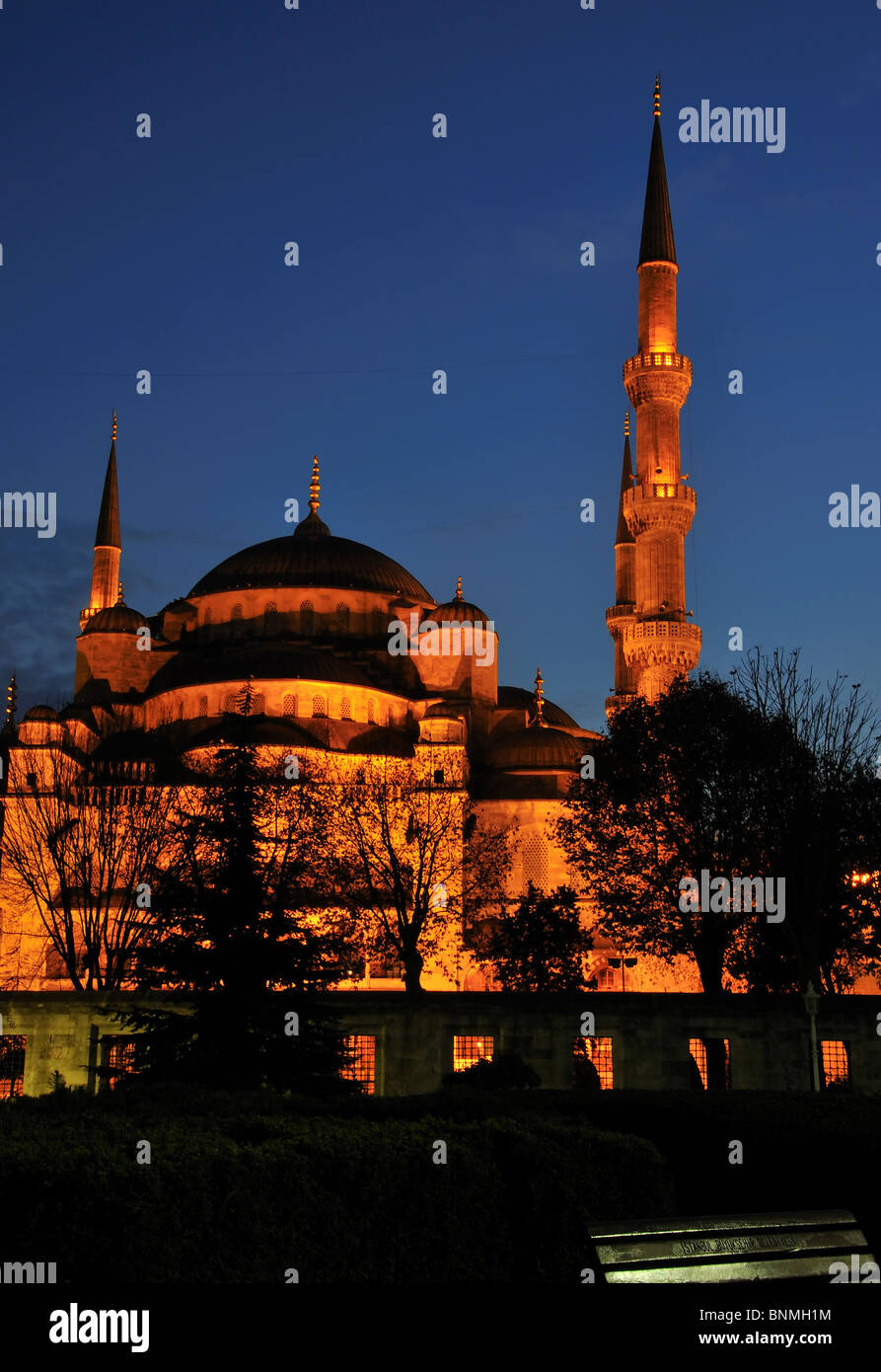 Blau; Moschee; Istanbul; Türkei; Aufbau; Architektur; Islam; Muslim; Minarett; Religion; religiöse; Turm; Kuppel; Schönheit; Stockfoto