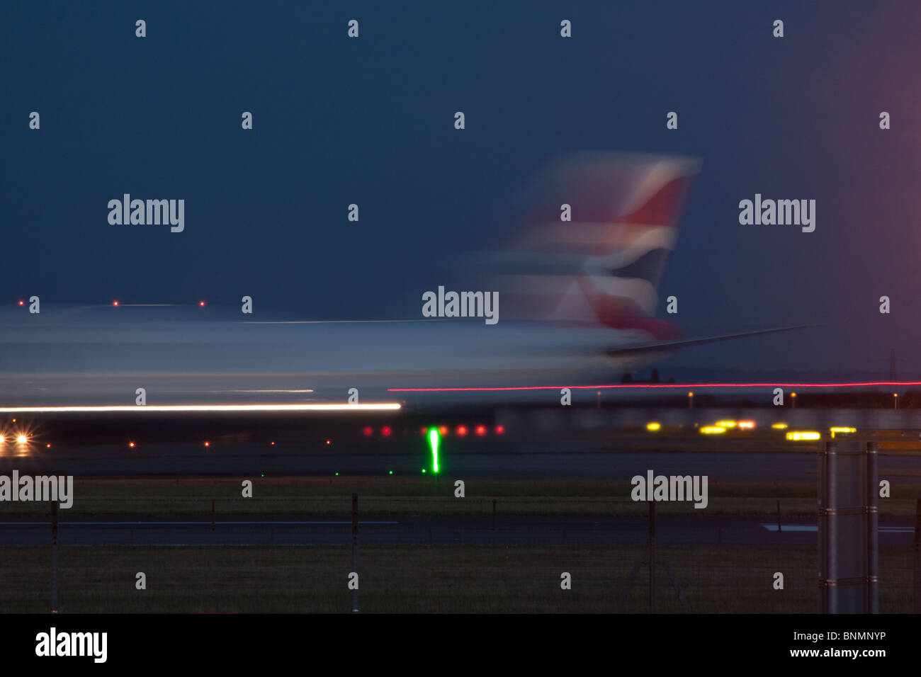 British Airways Flugzeug startet vom Flughafen Heathrow Stockfoto
