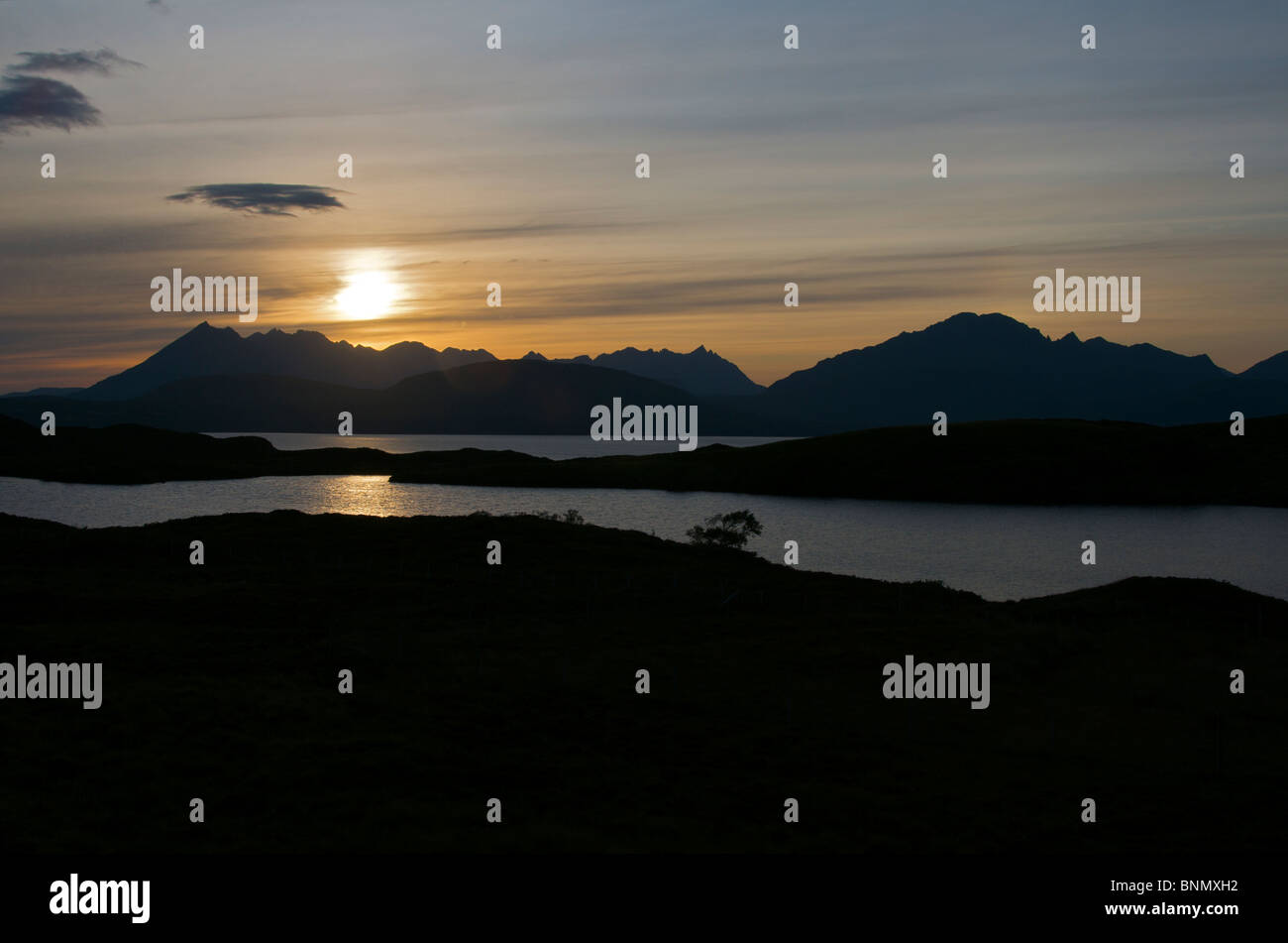 Sonnenuntergang Loch Eishort Insel von Skye, Schottland Stockfoto