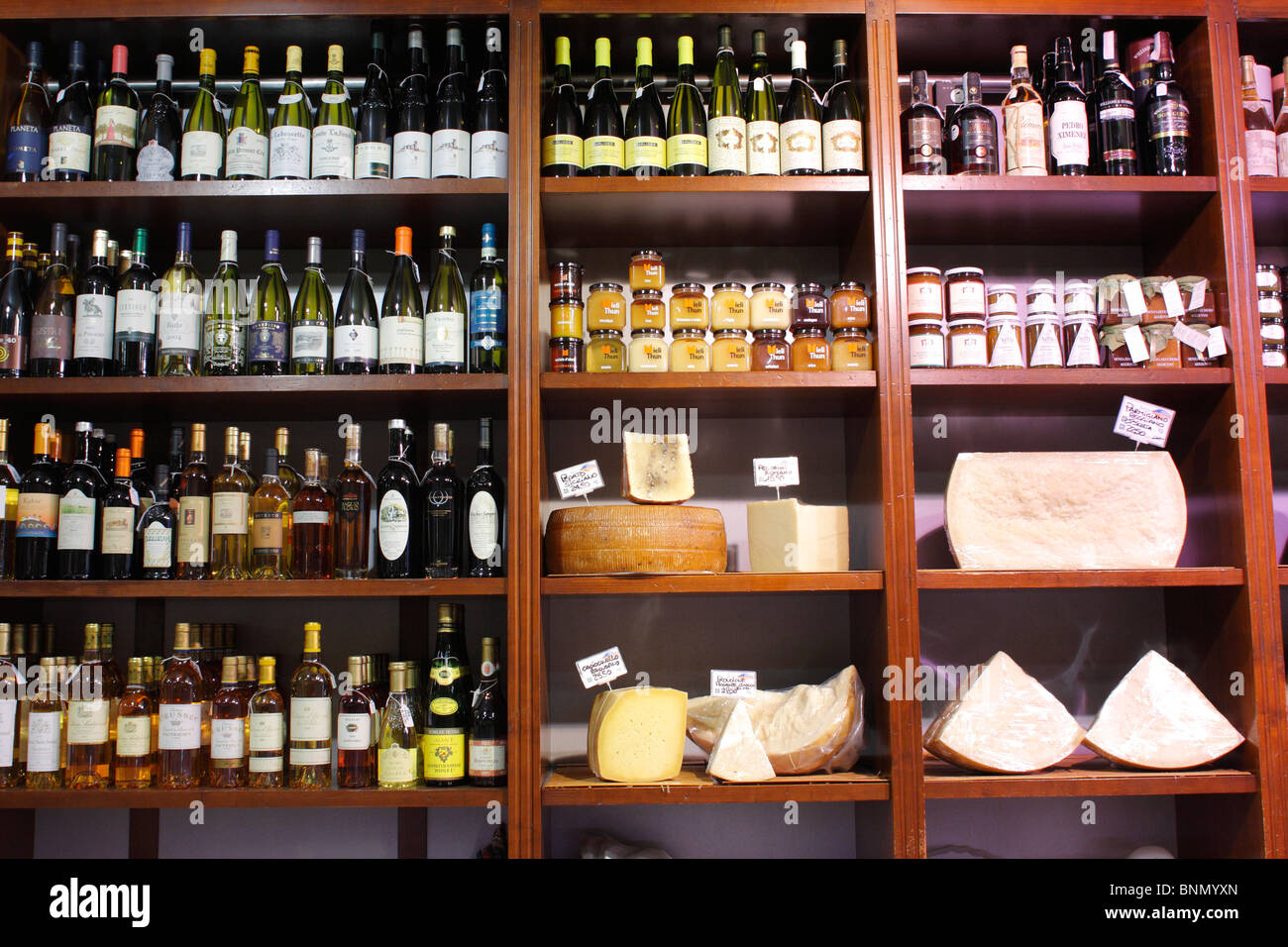 Wein und Käse, Markt, Florenz, Italien Stockfoto