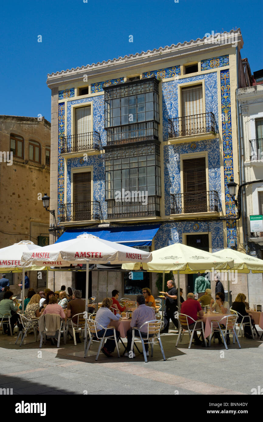 Spanien, Extremadura Cáceres, Straße Restaurant in der Altstadt Stockfoto