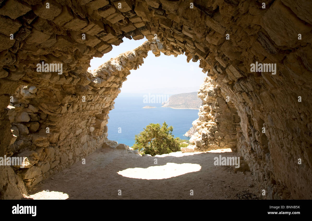 Stein gewölbten Kirchenruinen, Kastrou Monolithos, Rhodos, Griechenland Stockfoto