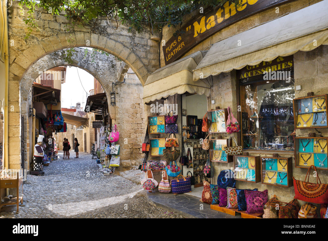 Geschäfte in der Altstadt, Rhodos Stadt, Rhodos, Griechenland Stockfoto