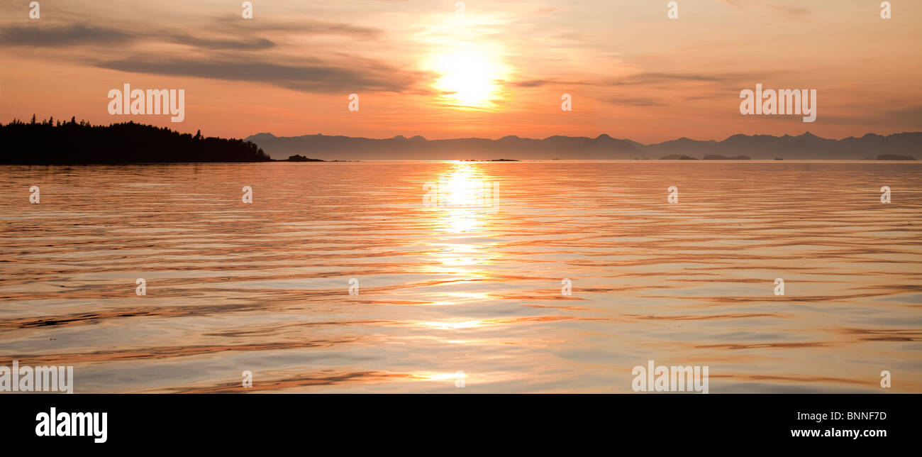 Sonnenuntergang - Frederick Sound, Südost-Alaska Stockfoto