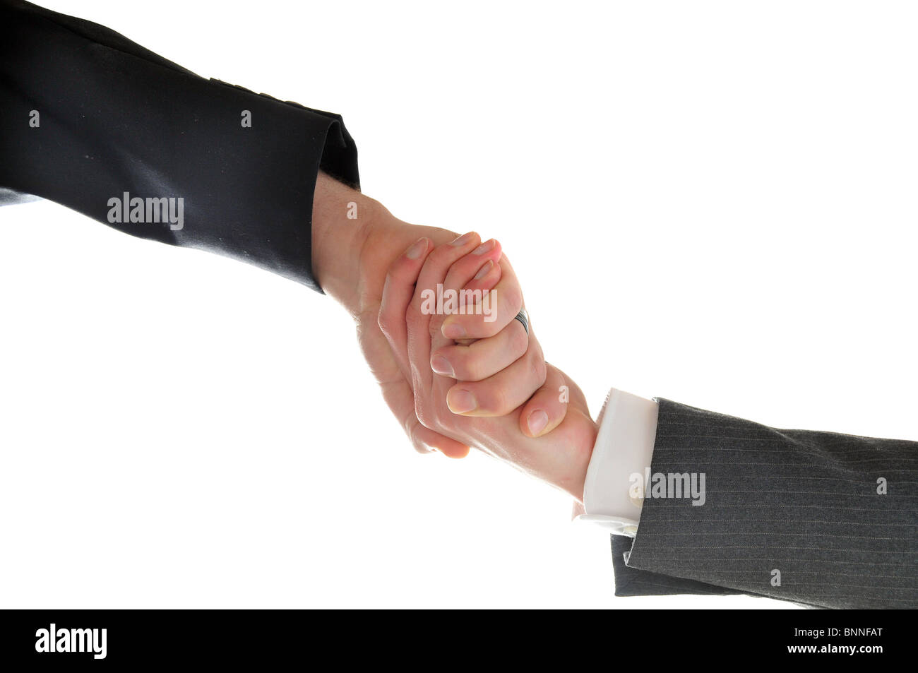 Geschäft Deal Handshake mit Sicht direkt darunter. Stockfoto