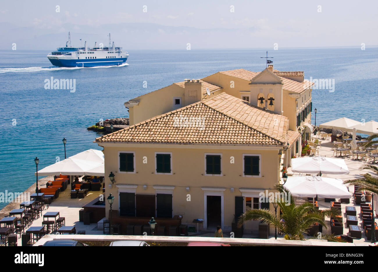 Blick auf die alte Festung Café in Korfu-Stadt auf der griechischen Insel Korfu Griechenland GR Stockfoto