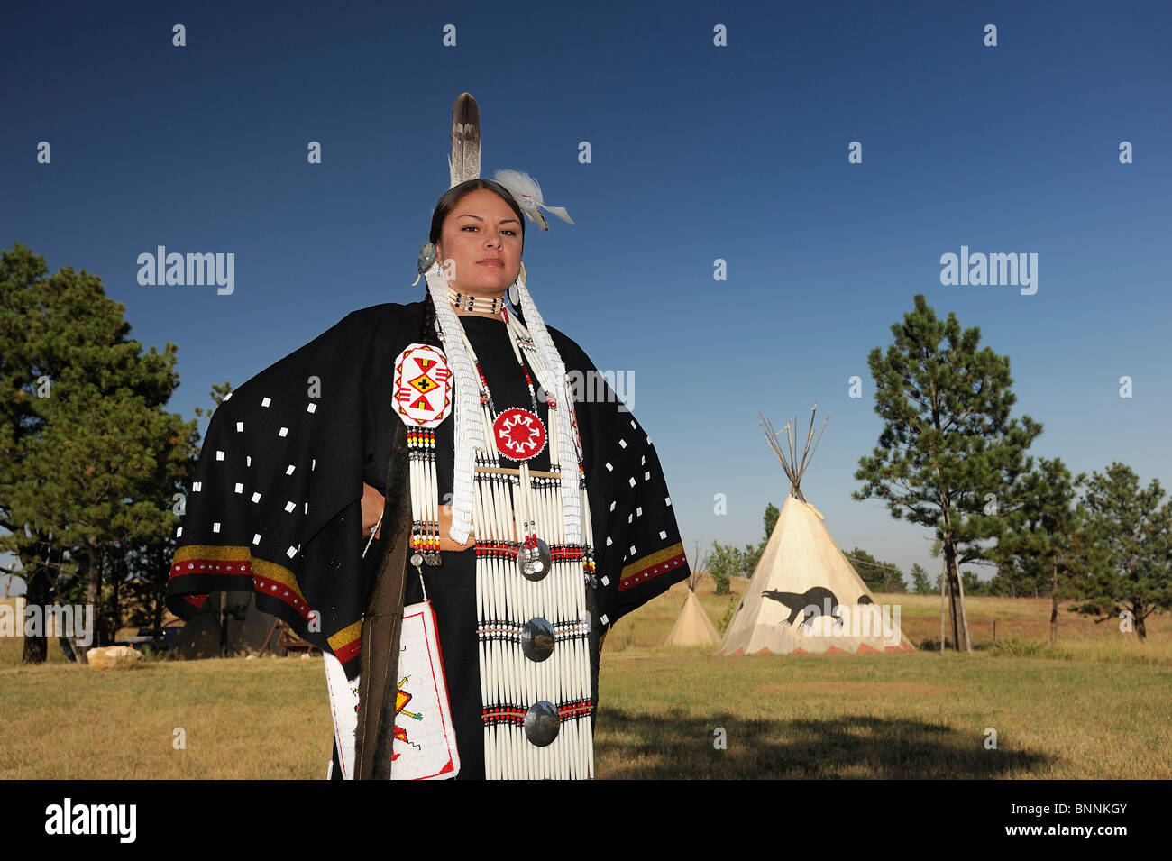 Terra Houska Charly Juchler Tipi Camp Tracht Lakota Indianer indische Hermosa Black Hills, South Dakota USA Stockfoto