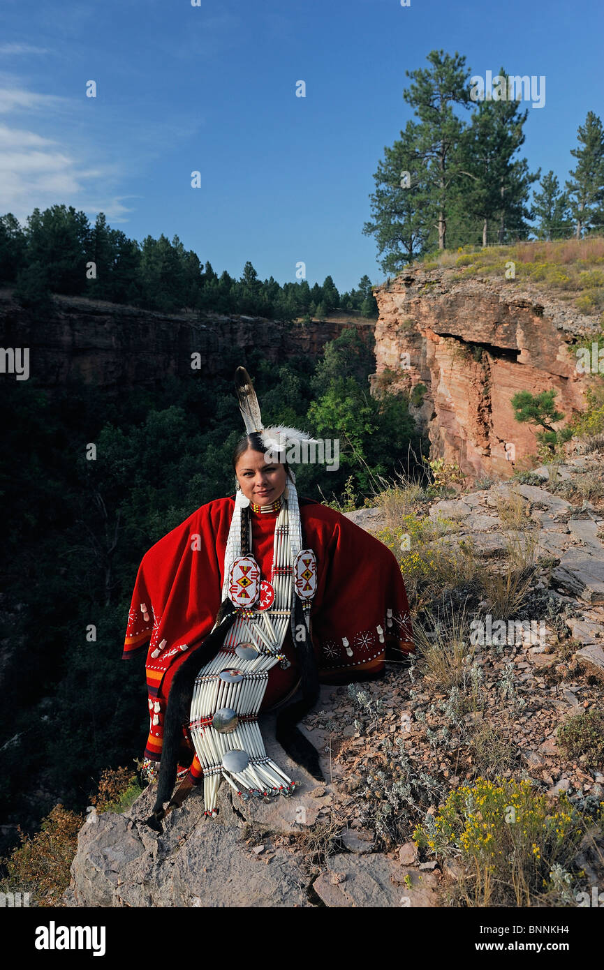 Terra Houska Tracht Lakota Indianer Indian Black Hills, South Dakota USA Vereinigte Staaten von Amerika Stockfoto