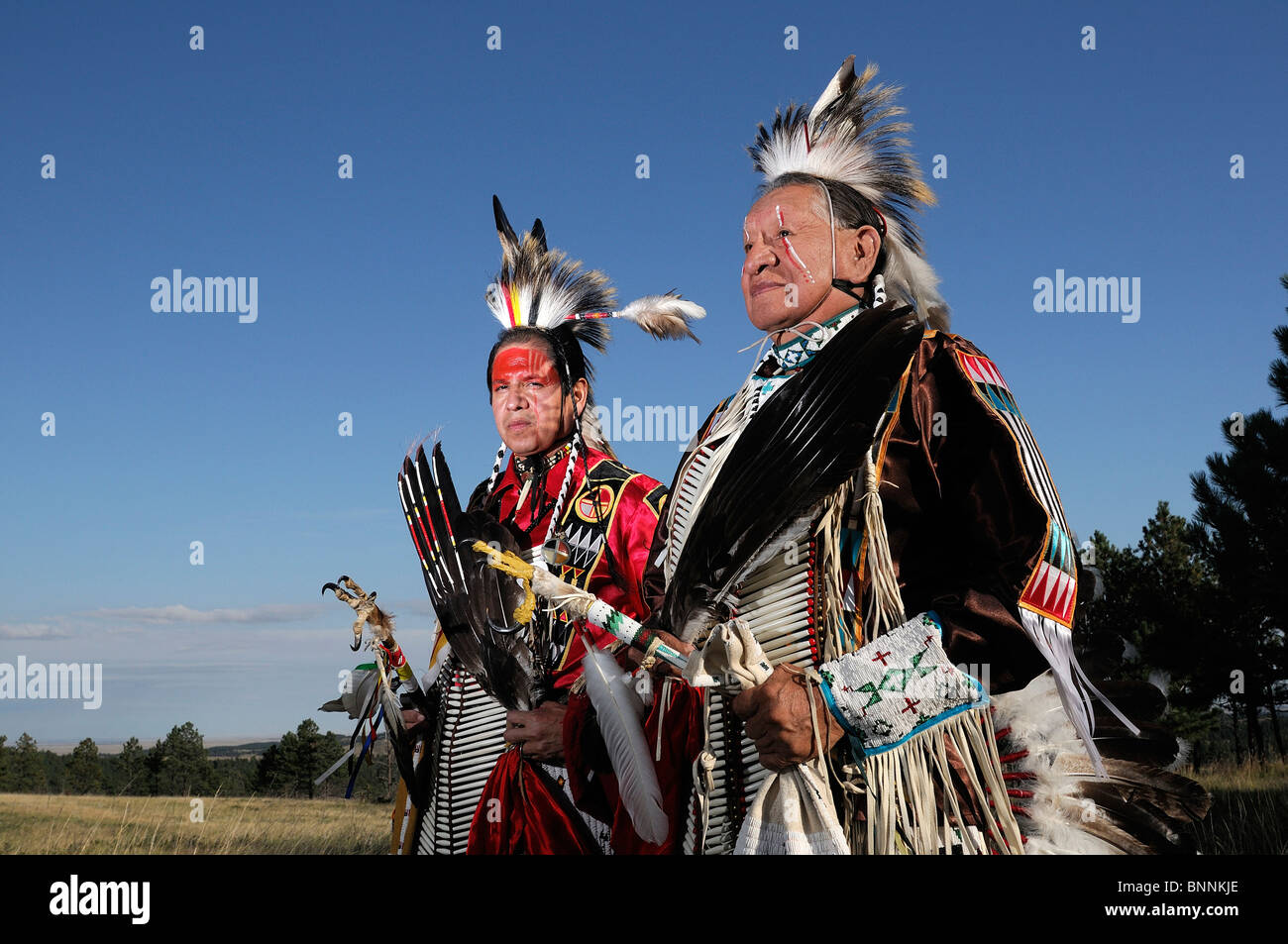 Lakota Künstler Jim Yellowhawk Jerry Yellowhawk Native American Indian Tipi Hermosa Black Hills South Dakota USA Amerika vereint Stockfoto