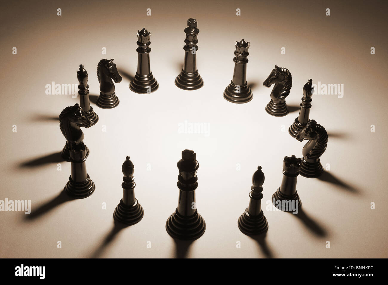 Schachfiguren in Sepia-Farbton Stockfoto