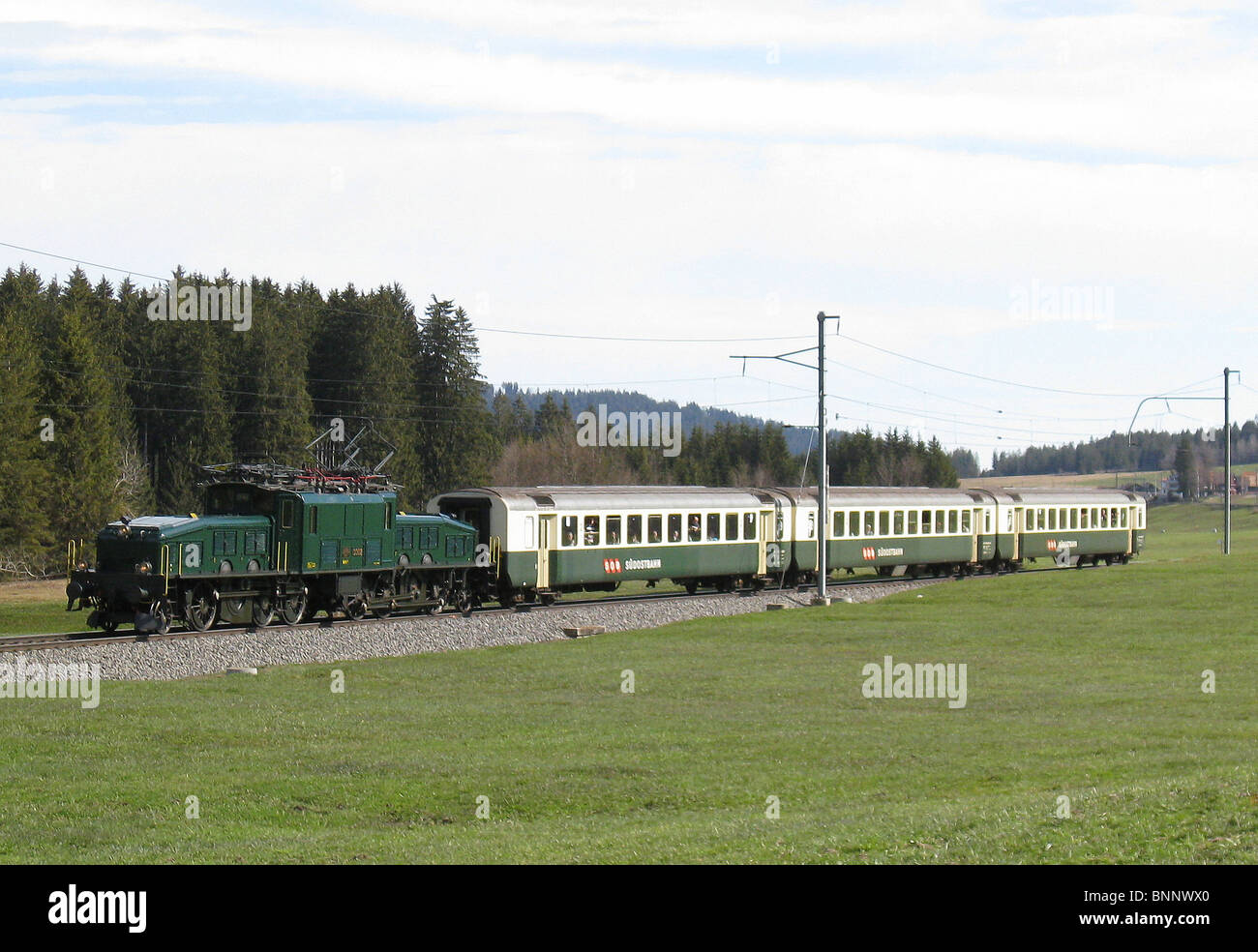 Der Schweiz Motor grün Lok historische Ce 6-8 Gotthard Eisenbahn Schienenverkehr Schienen Krokodil Stockfoto