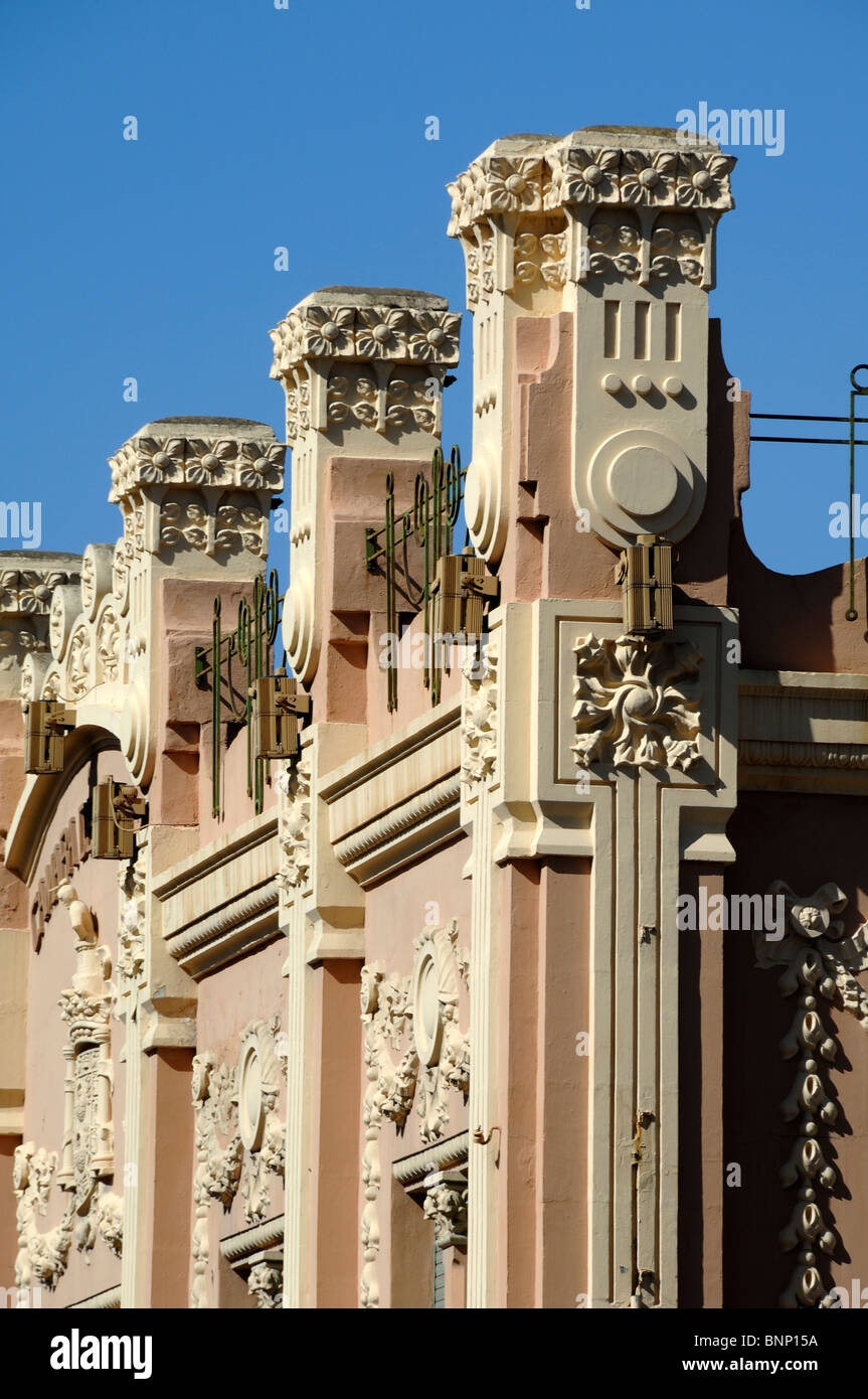 Jugendstil Details zum Gebäude der Handelskammer Melilla (1913), von Enrique Nieto, Melilla, Spanien Stockfoto