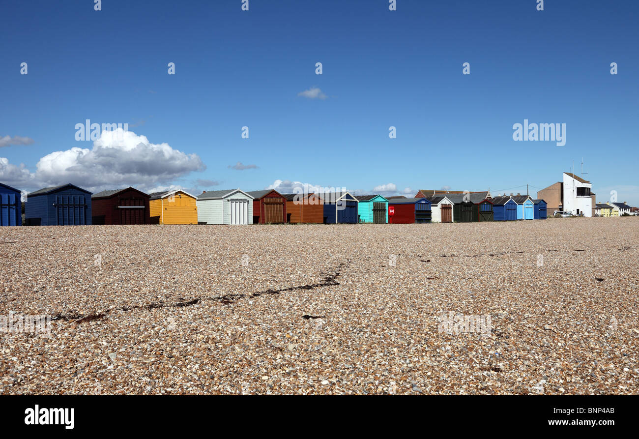Strandhütten und hm Küstenwache rettungsstation am Meer Hayling Island Stockfoto