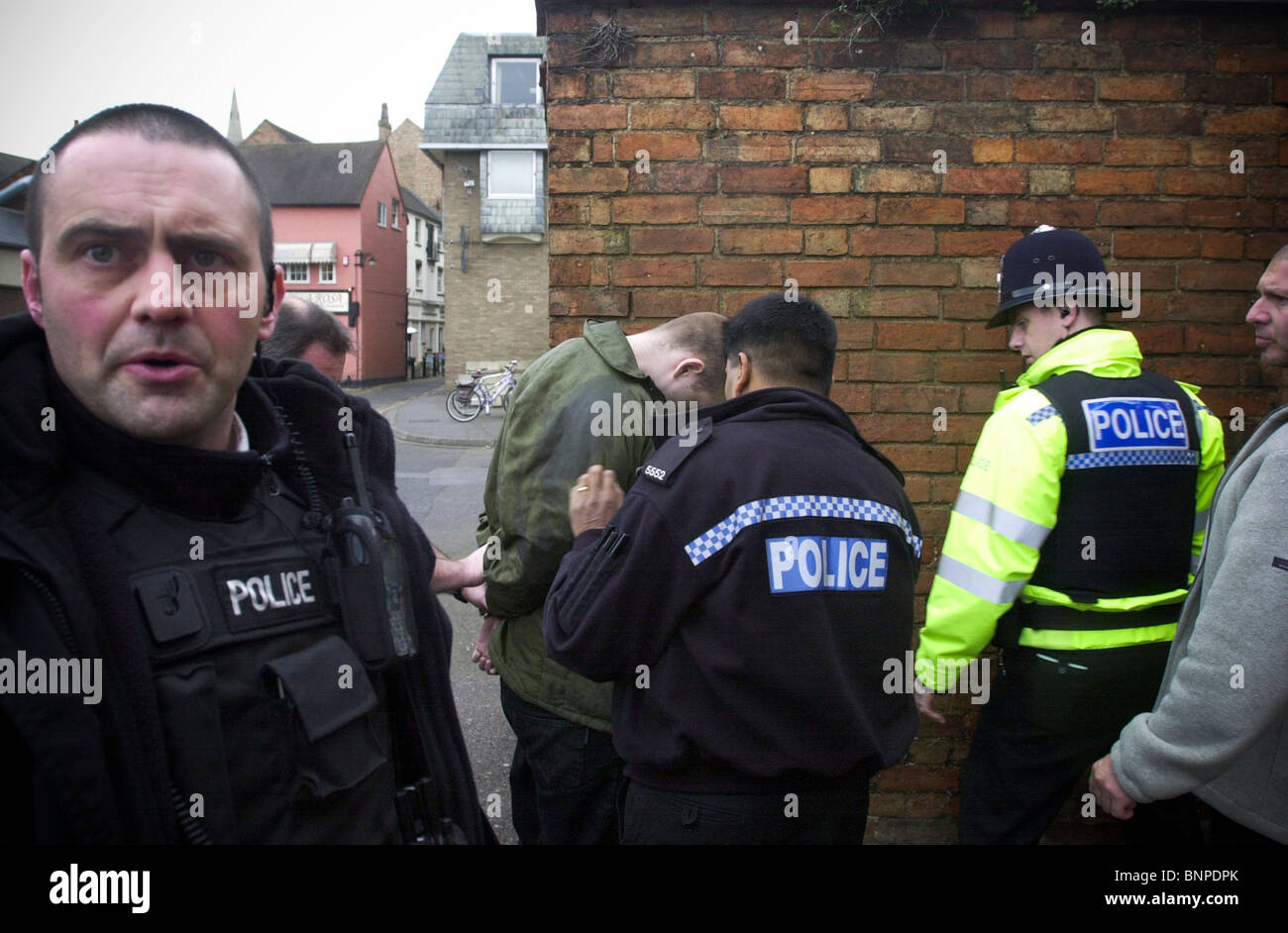 Die Polizei verhaftet eine Mann UK Stockfoto