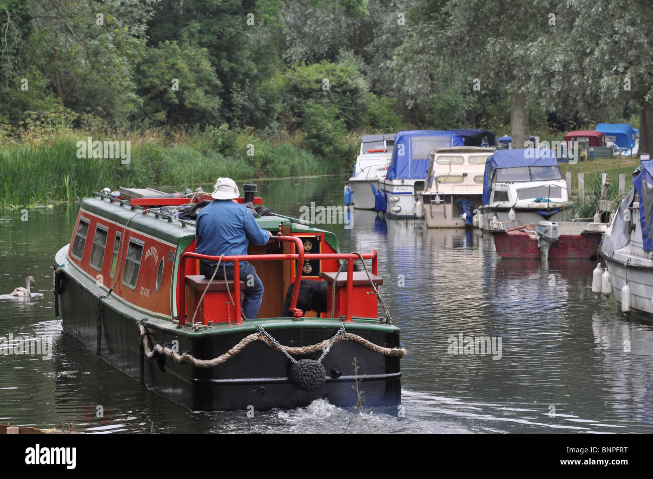 Die kanalisierten Fluss Chelmer oberhalb Hacke Mühle Schleuse. Stockfoto