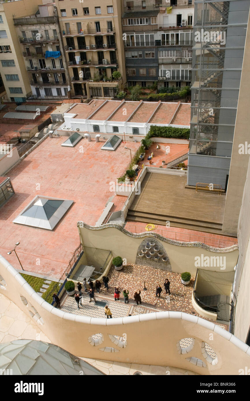 Ein High-Angle Shot auf das "Casa Batllo" Hof in Barcelona. Vue de Plongée de l'Arrière Cour De La "Casa Batllo", À Barcelona Stockfoto