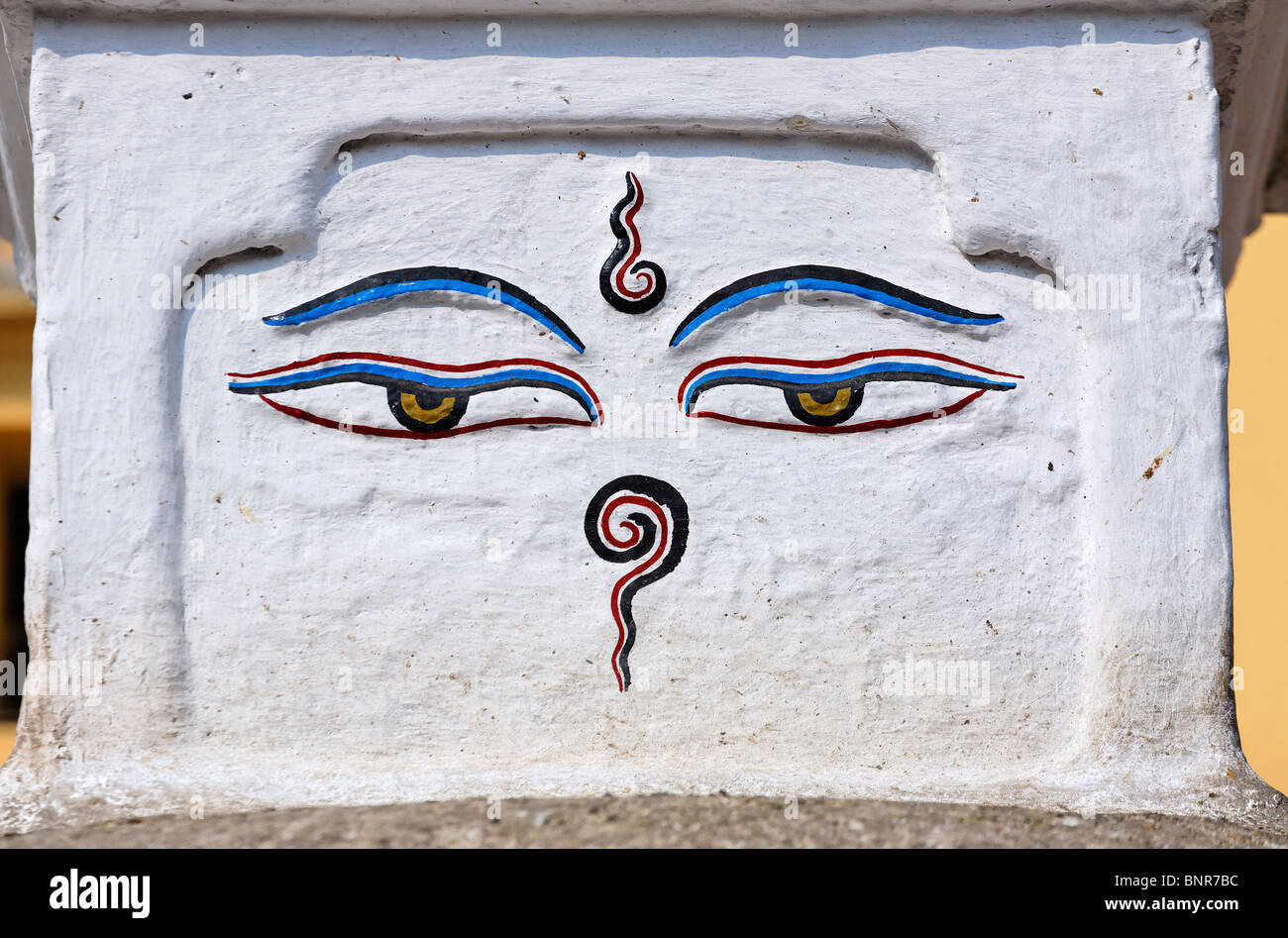 Augen gemalt auf einem Stupa in Kathmandu, Nepal Stockfoto