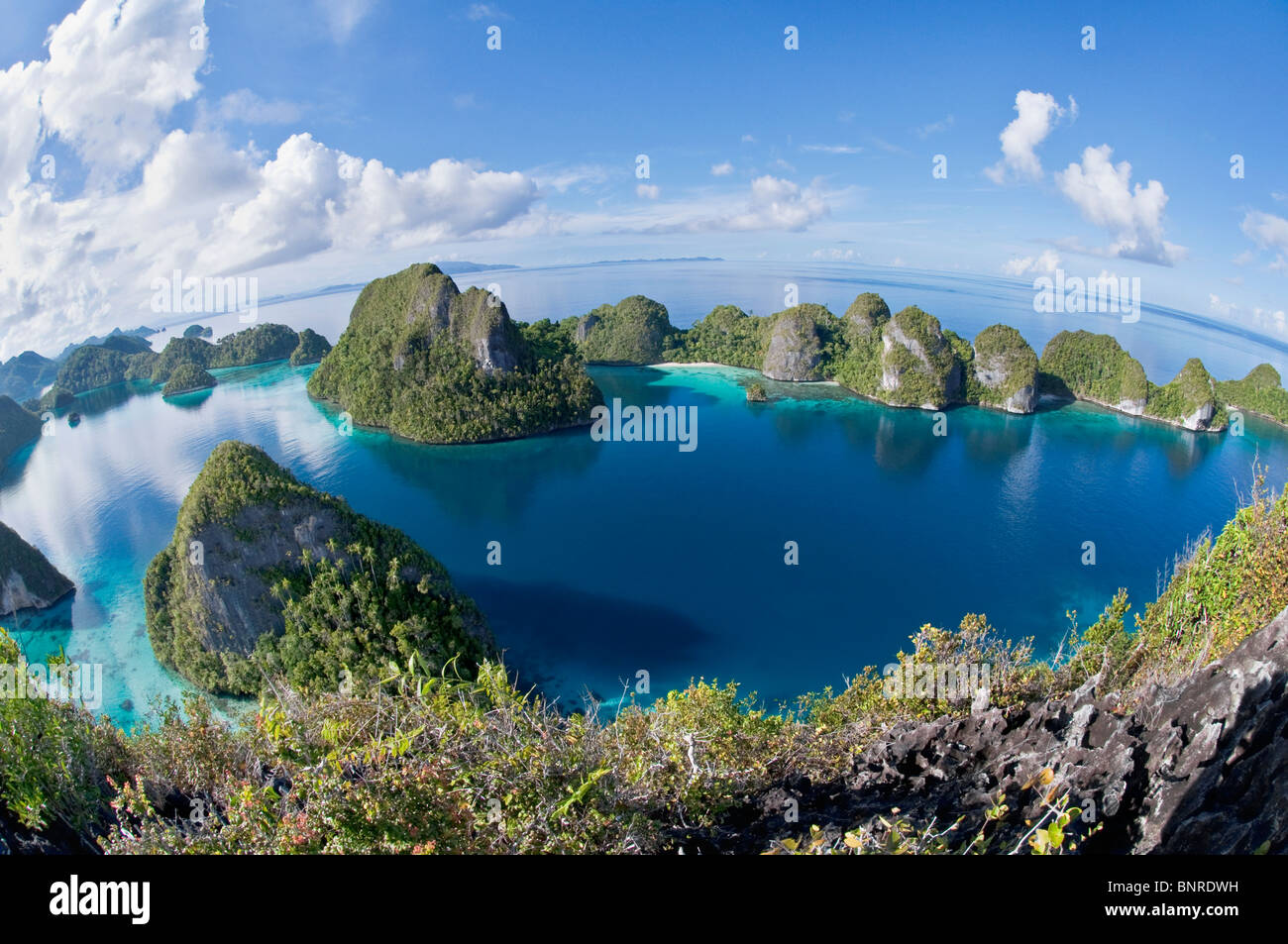 Faszinierenden Inseln von Raja Ampat auf Fisheye-Objektiv Stockfoto