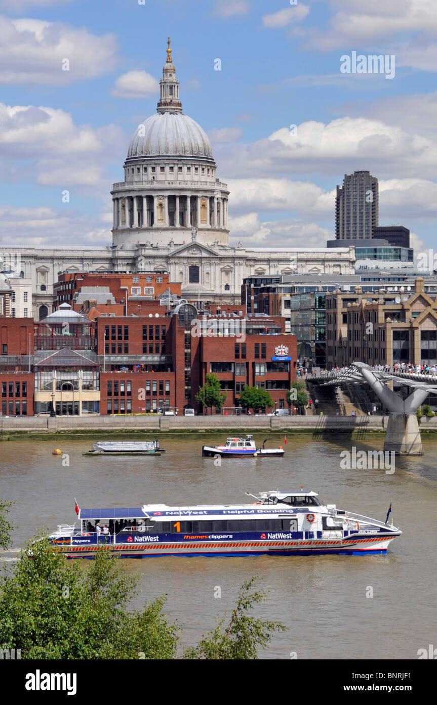 Fluss Themse schnell Passagier Clipper Bootsservice vorbei an St Pauls Cathedral Stockfoto