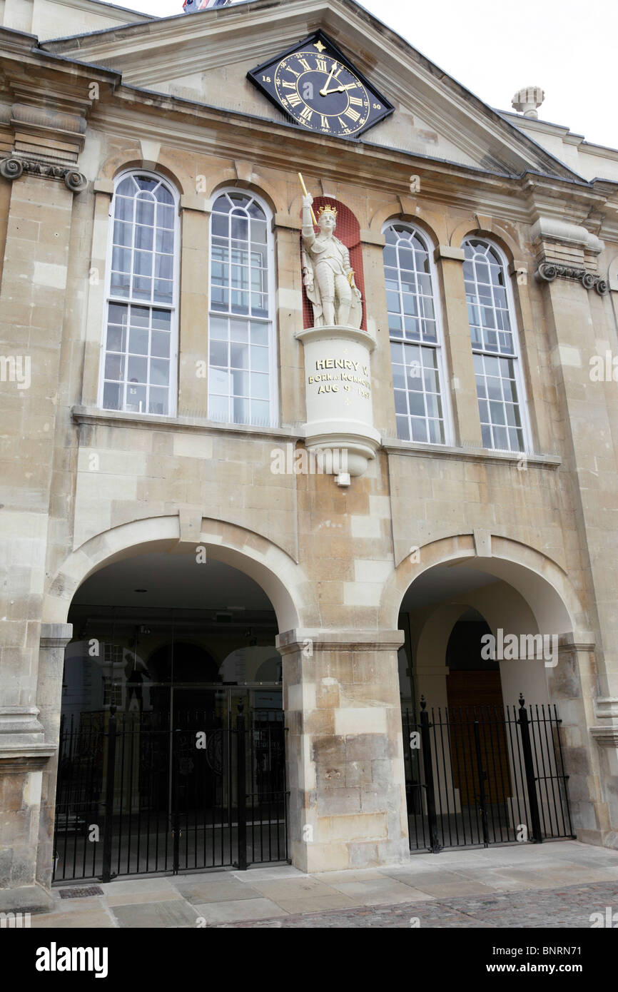 Fassade des Shire Council Büros Agincourt Rathausplatz Monnow Street Monmouth Wales UK Stockfoto