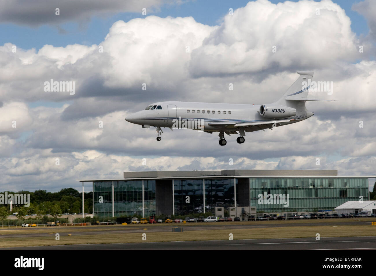 Executive Jet Landung in Farnborough International Air Show 2010 Großbritannien Stockfoto