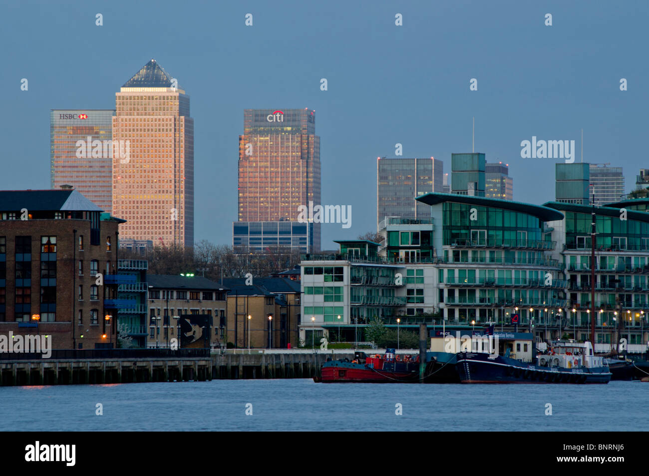 Großbritannien, England, London, Canary Wharf Central Business District von über Themse Stockfoto
