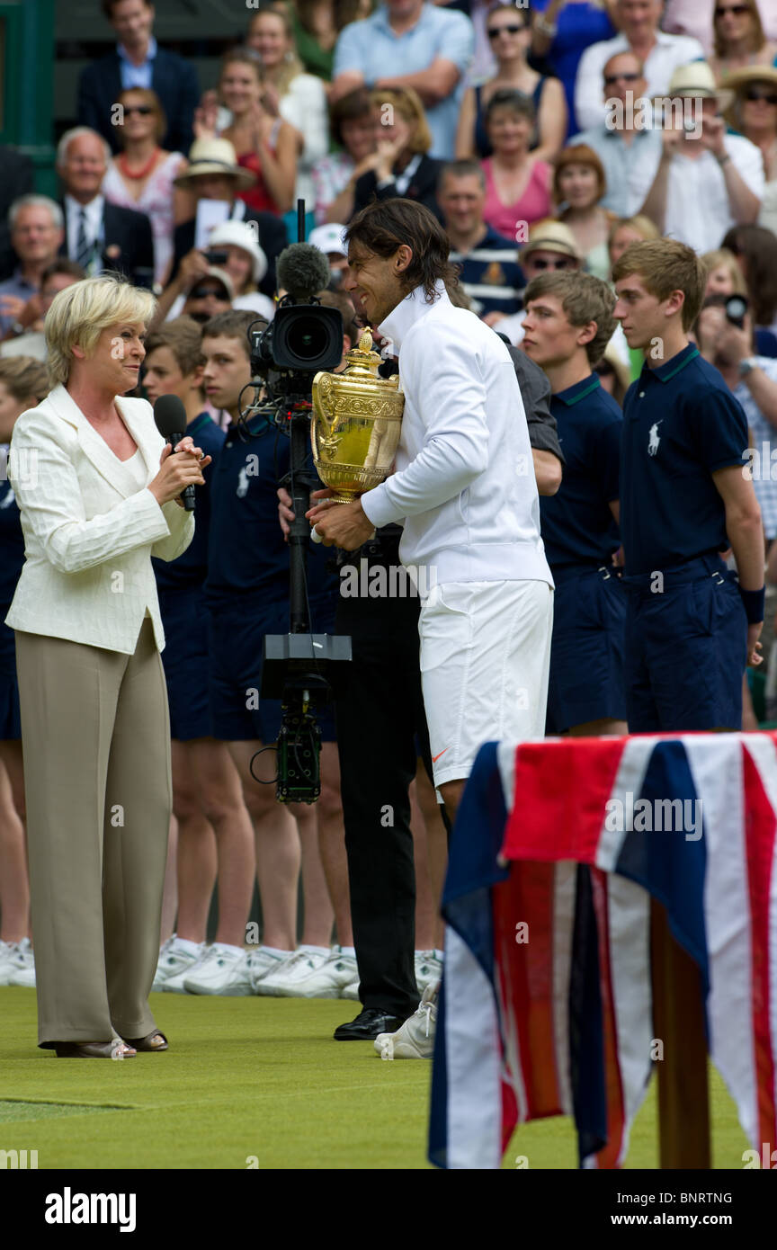 4. Juli 2010: Rafael Nadal, Männer Singles Meister. Internationales Tennisturnier in Wimbledon statt bei den All England Lawn Tennis Club, London, England. Stockfoto