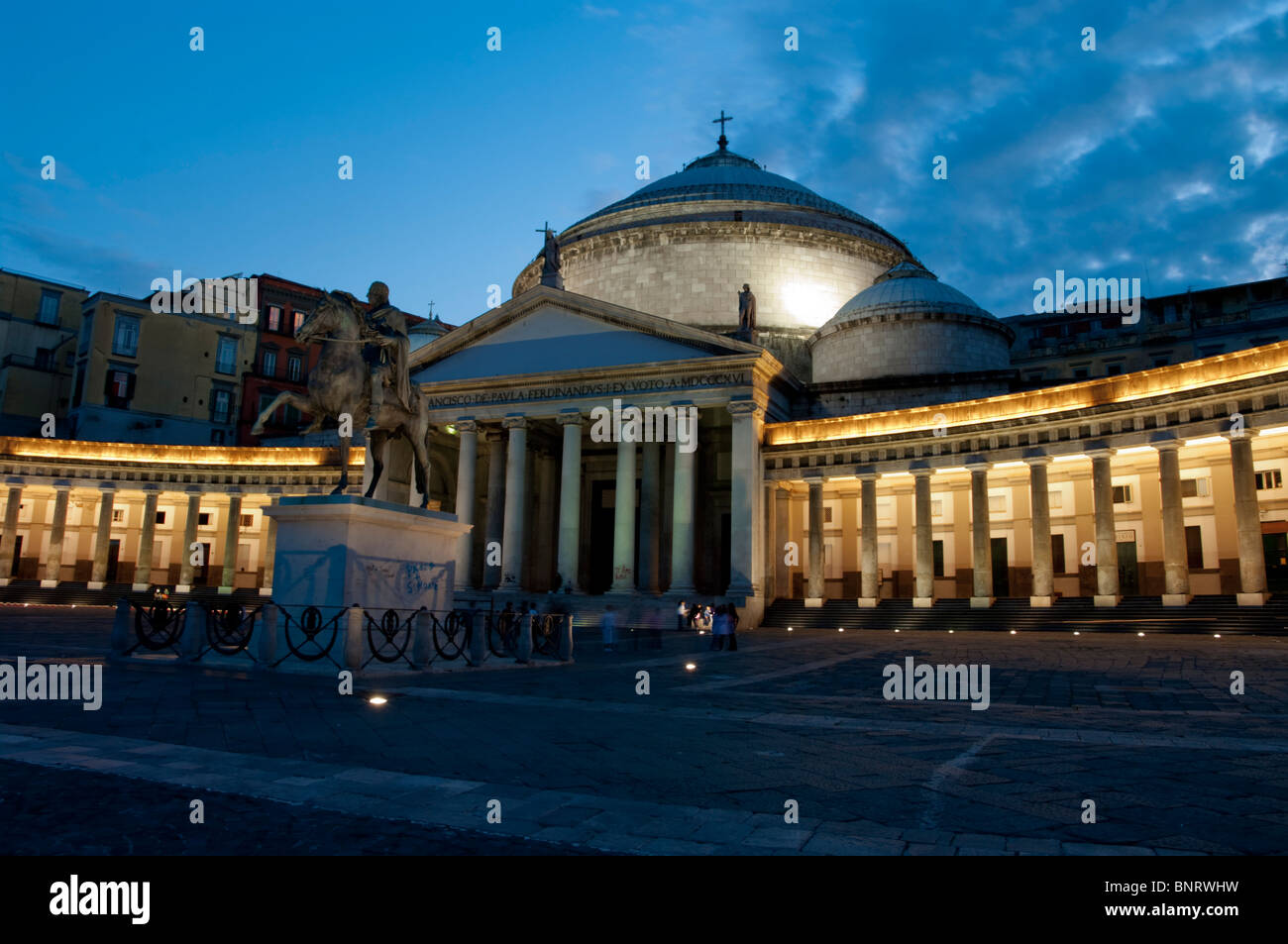 Europa, Italien, Neapel, San Francesco di Paola und Piazza del Plebiscito Stockfoto