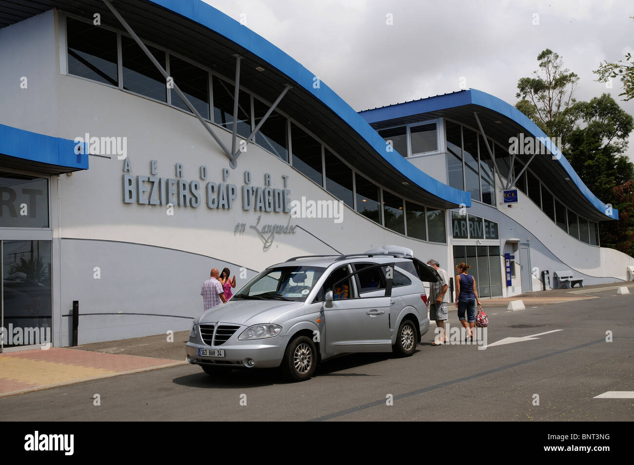 Ankommende Passagiere Abfahrt Beziers Cap d ' Agde Flughafen Bezier im