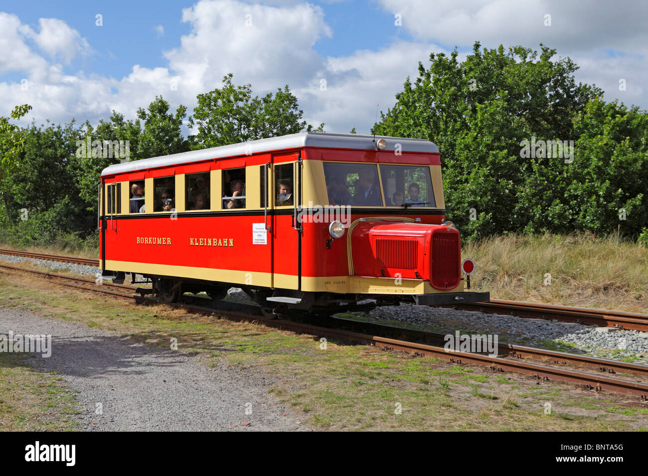 alte Wagen auf der Insel Borkum, Ostfriesland, Nordseeküste, Niedersachsen, Deutschland Stockfoto
