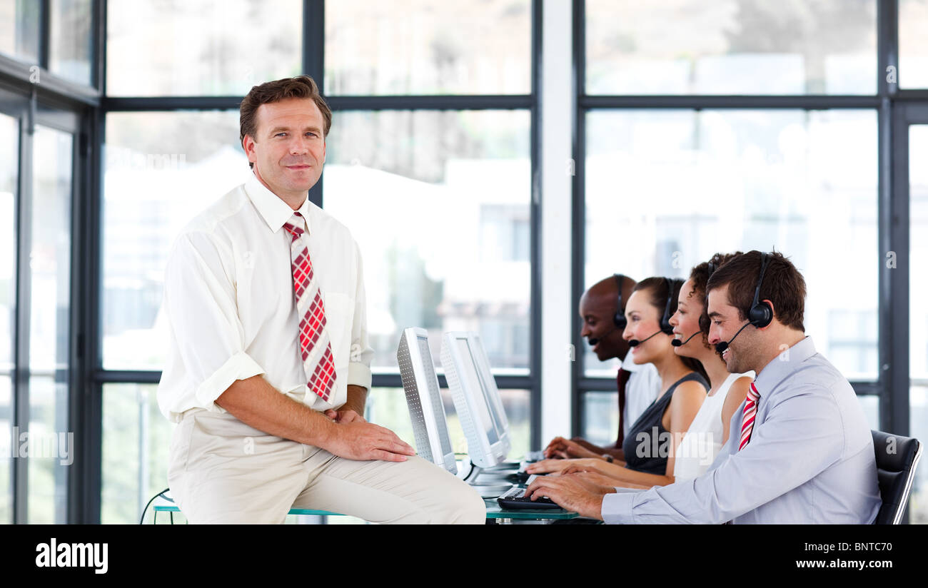 Reifen-Manager in einem Call-center Stockfoto