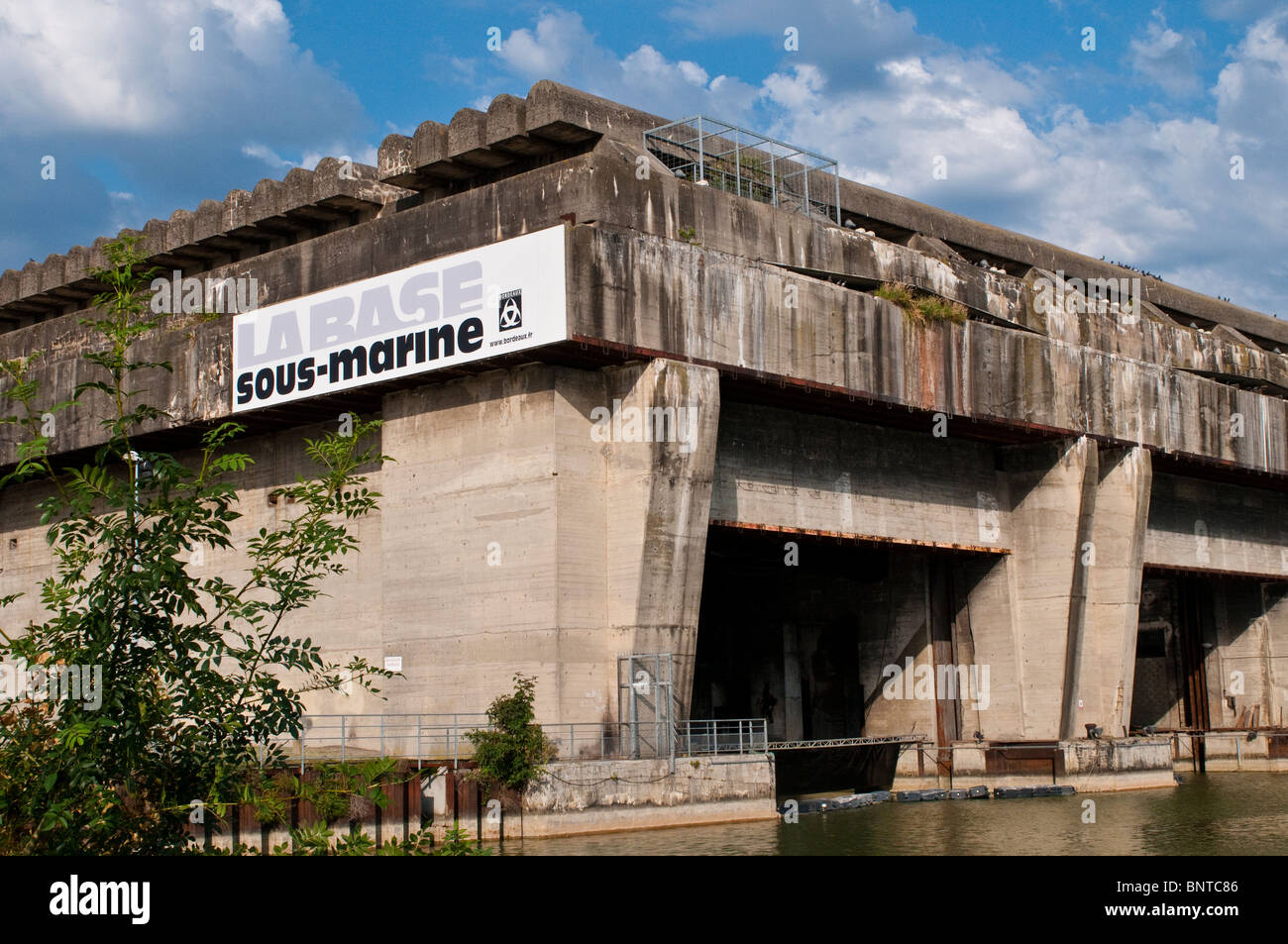 Zweiten Weltkrieg deutsche u-Boot Basis, jetzt moderne Galerie, Bordeaux, Frankreich Stockfoto