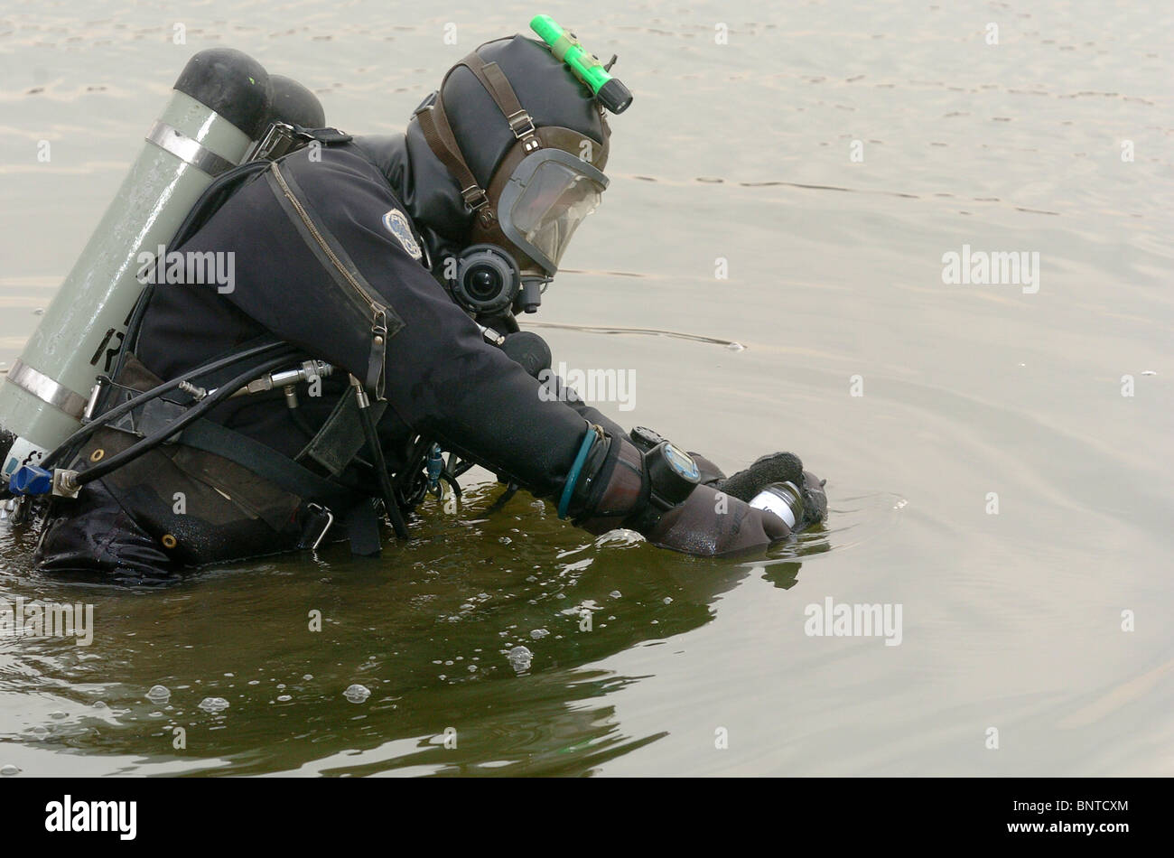 Notorischer tauchgang Fotos und Bildmaterial in hoher Auflösung Alamy
