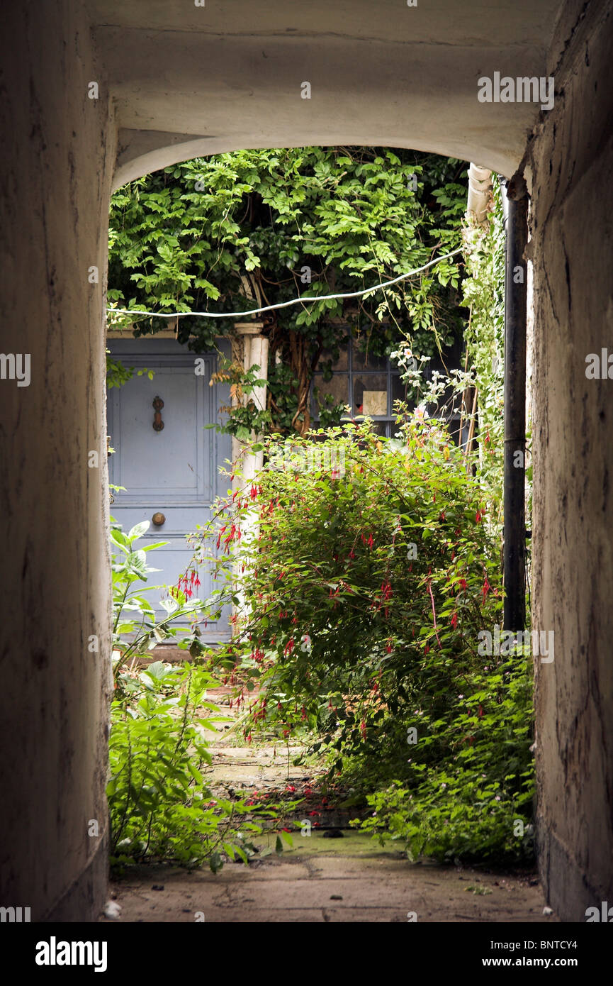 Haus versteckt in einer Gasse, Beaumaris, Anglesey, North Wales, UK Stockfoto