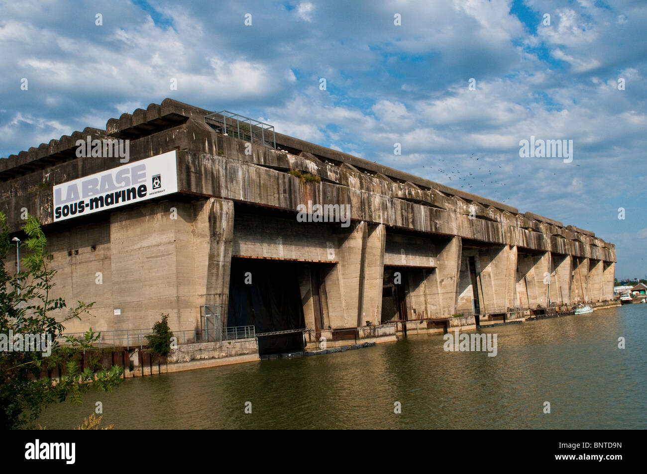 Zweiten Weltkrieg deutsche u-Boot Basis, jetzt moderne Galerie, Bordeaux, Frankreich Stockfoto