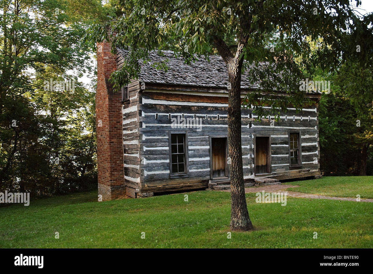 Atkinson-greif Blockhaus im United States Army Corps of Engineers Visitor Center an der Talsperre am Green River, KY. Stockfoto
