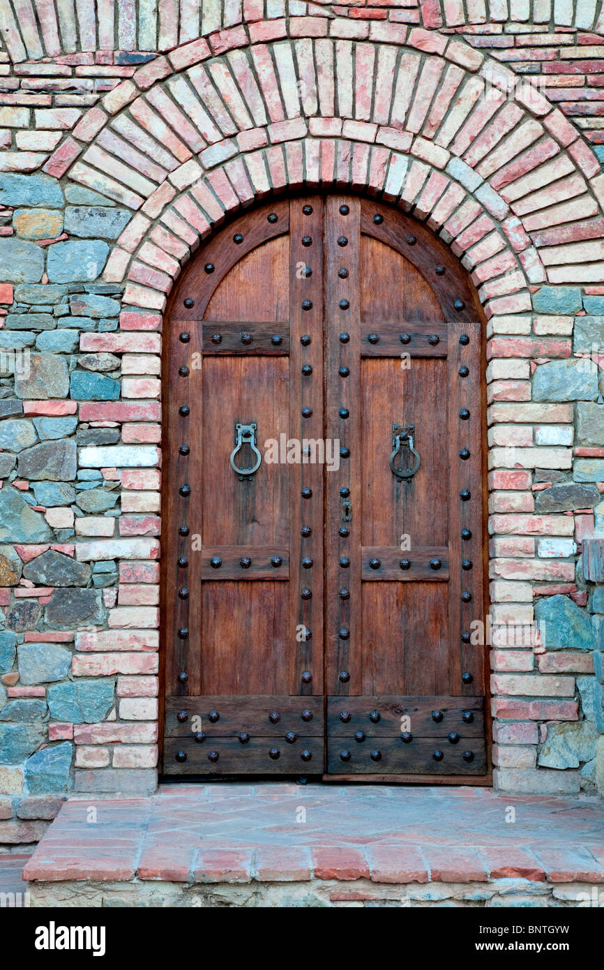 Tür des Schlosses. Castello di Amerorosa. Napa Valley, Kalifornien. Eigentum freigegeben Stockfoto