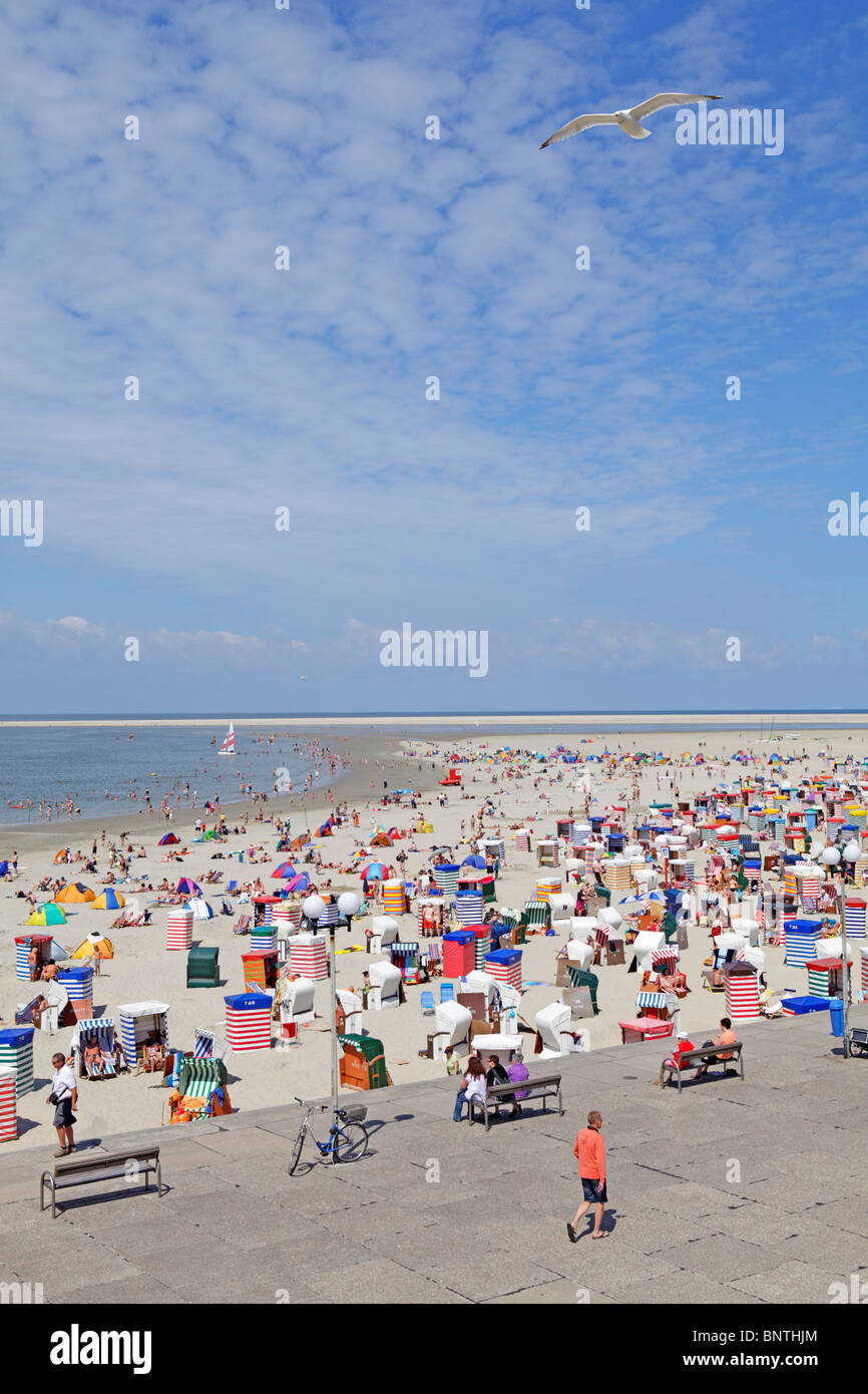 Strand der Stadt Borkum, Insel Borkum, Ostfriesland, Nordseeküste, Niedersachsen, Deutschland Stockfoto