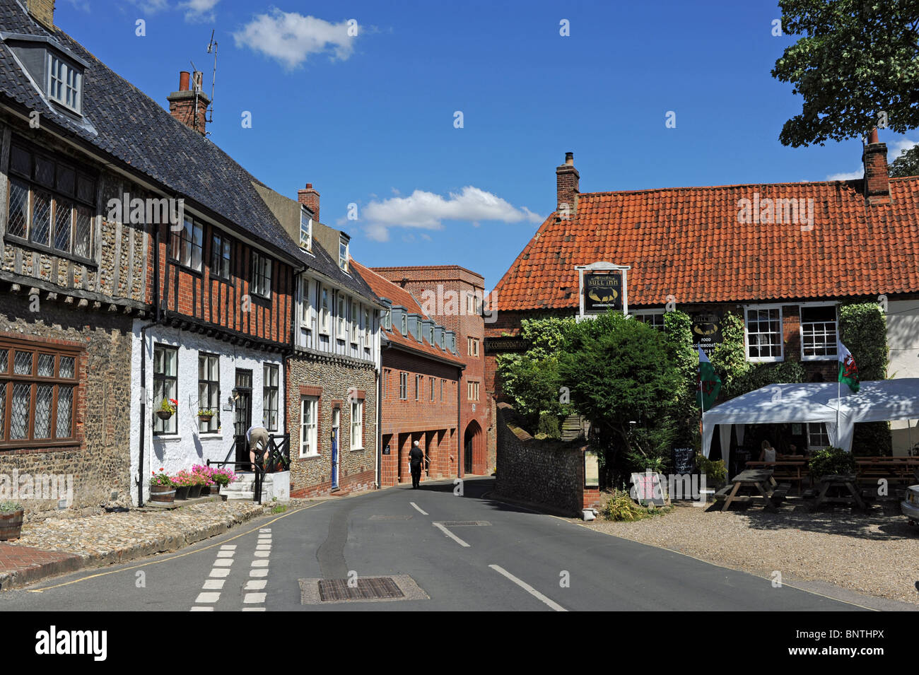 Das Dorf Walsingham in North Norfolk UK ist berühmt für seine Kirchen und religiösen Schreine Stockfoto